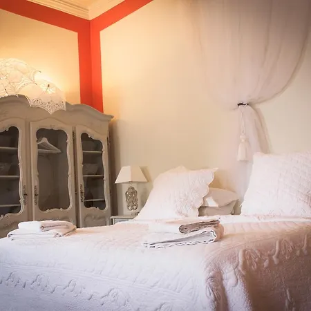 Des Carmes And Guest house Le Thor
