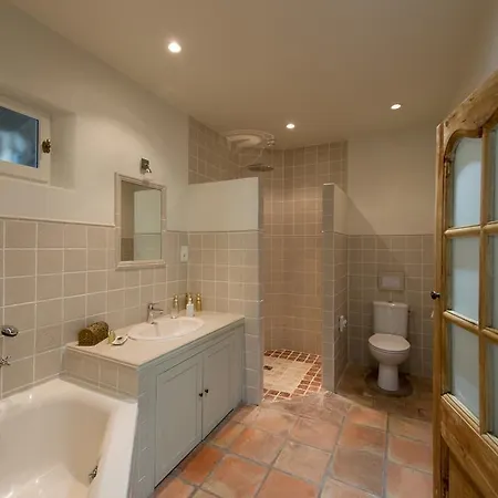 Des Carmes And Guest house 3*
